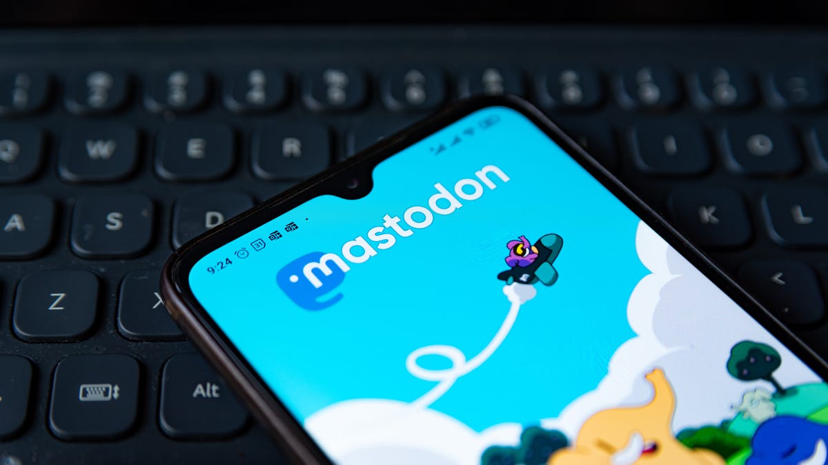 Ex-Tweeters Are Moving to Twitter Alternative Mastodon: How to Sign Up