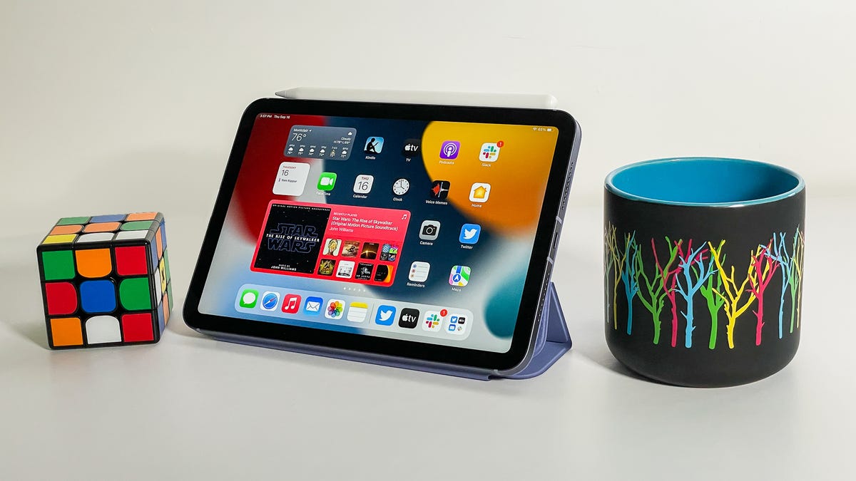 An Easy Way to Help Clean Up Your iPad’s Messy Home Screen