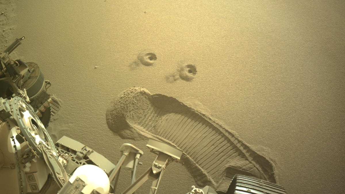 NASA Rover Carves Screaming Face Into Mars