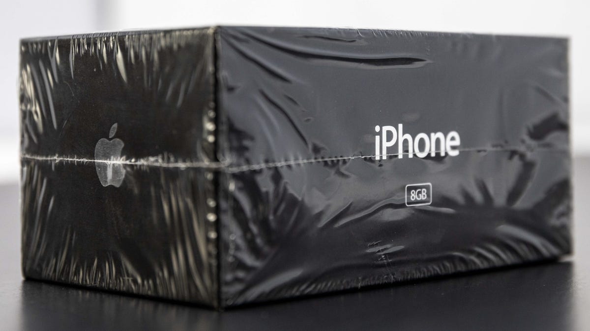 Unopened 1st Generation iPhone Hits the Auction Block