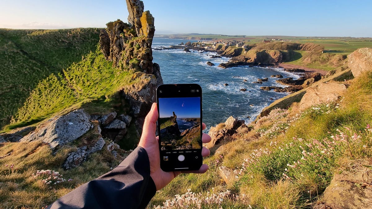 Take Stunning Landscape Photos With Your Phone With These Pro Tips