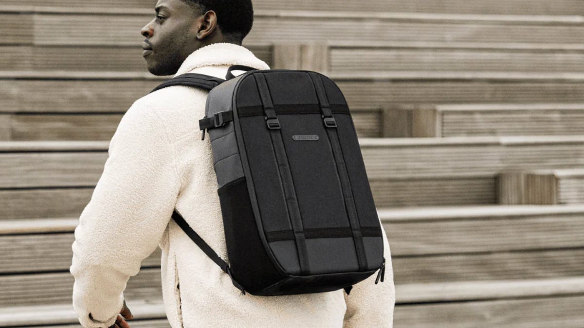 Ekster’s Grid Is the Coolest Backpack I’ve Ever Owned, and It’s 20% Off for Black Friday