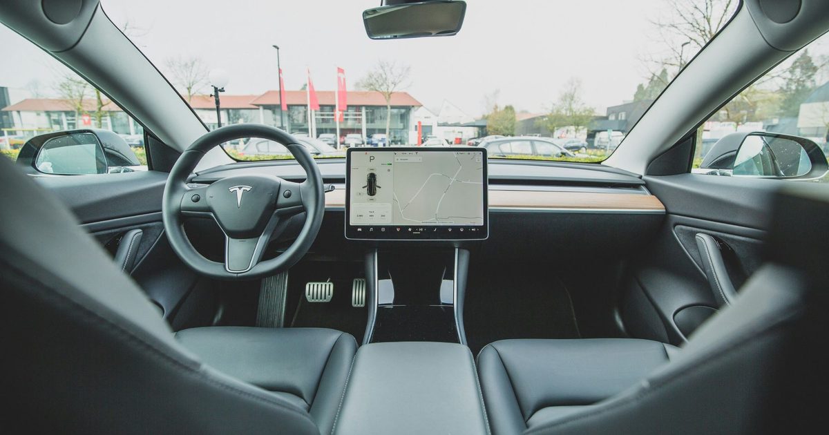 New hints suggest a Tesla‑SpaceX merger could become a reality